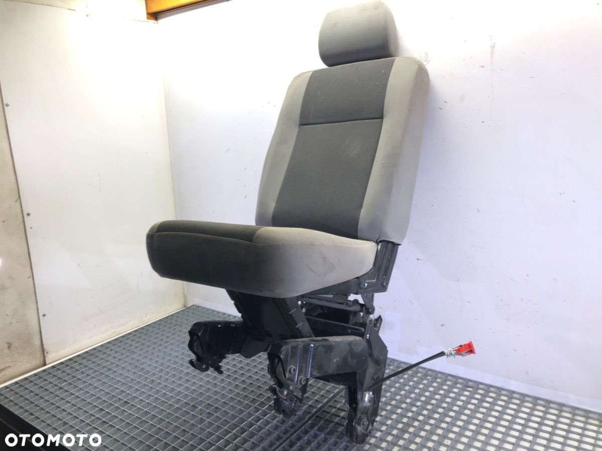FOTEL TYŁ POJEDYŃCZY - 695.00 PLN - VW TRANSPORTER V Autobus (7HB, 7HJ, 7EB, 7EJ) 2003 - 2015 2.0 - 5