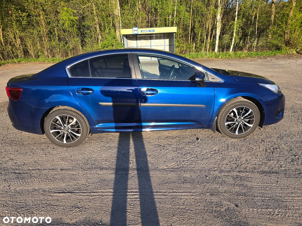 Toyota Avensis 1.8 Premium - 13