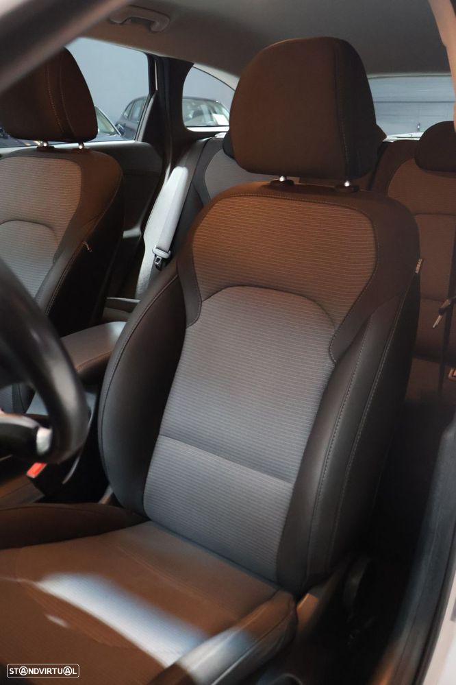 Hyundai i30 SW 1.6 CRDi Comfort+Navi - 7