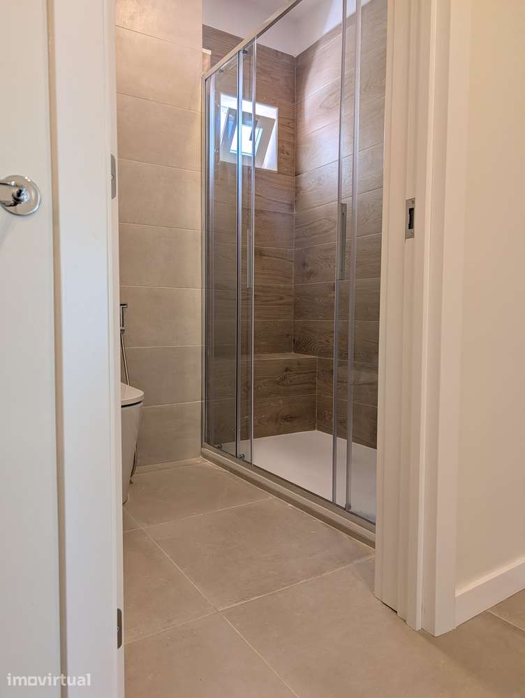 Apartamento T2 totalmente remodelado em Santa Engrácia - Grande imagem: 5/16
