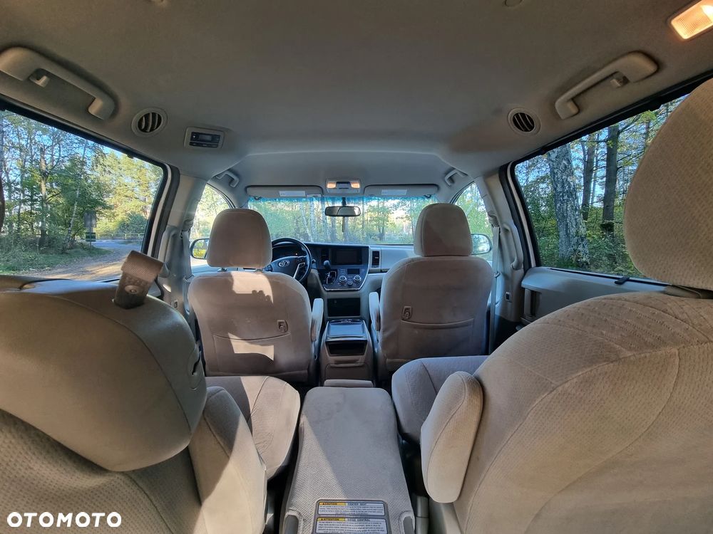 Toyota Sienna 3.5 V6 - 23
