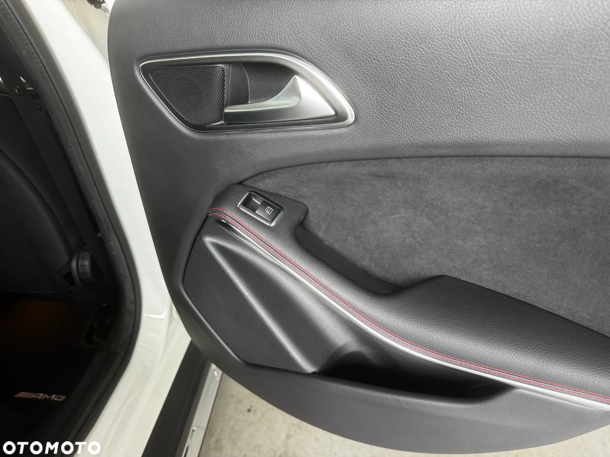 Mercedes-Benz GLA 200 7G-DCT AMG Line - 20