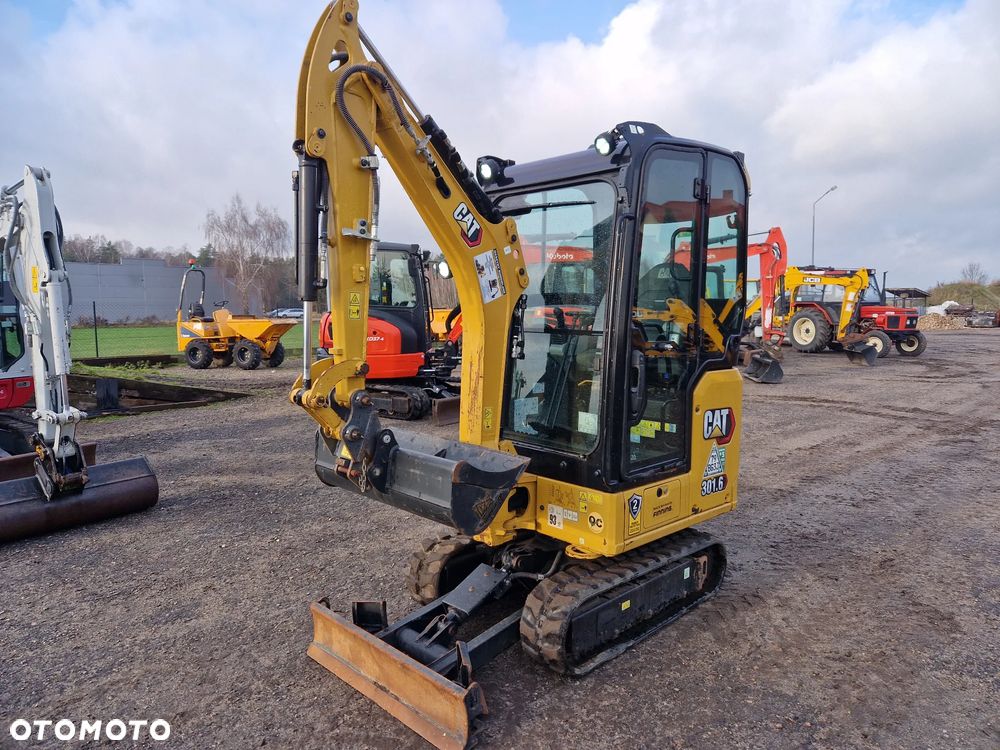 Caterpillar CAT 301.6  301.8 302.7 Komatsu PC 16R , JCB 15 c-1, JCB 8018  Bobcat Yanmar - 3