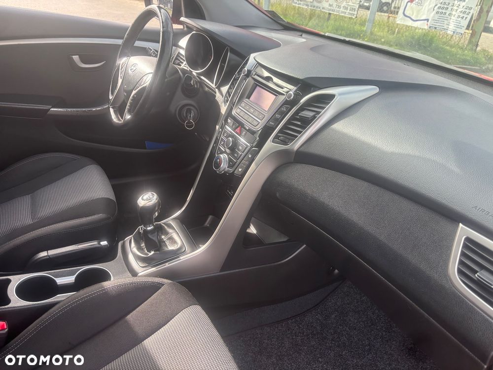 Hyundai i30 1.4 Classic + - 26
