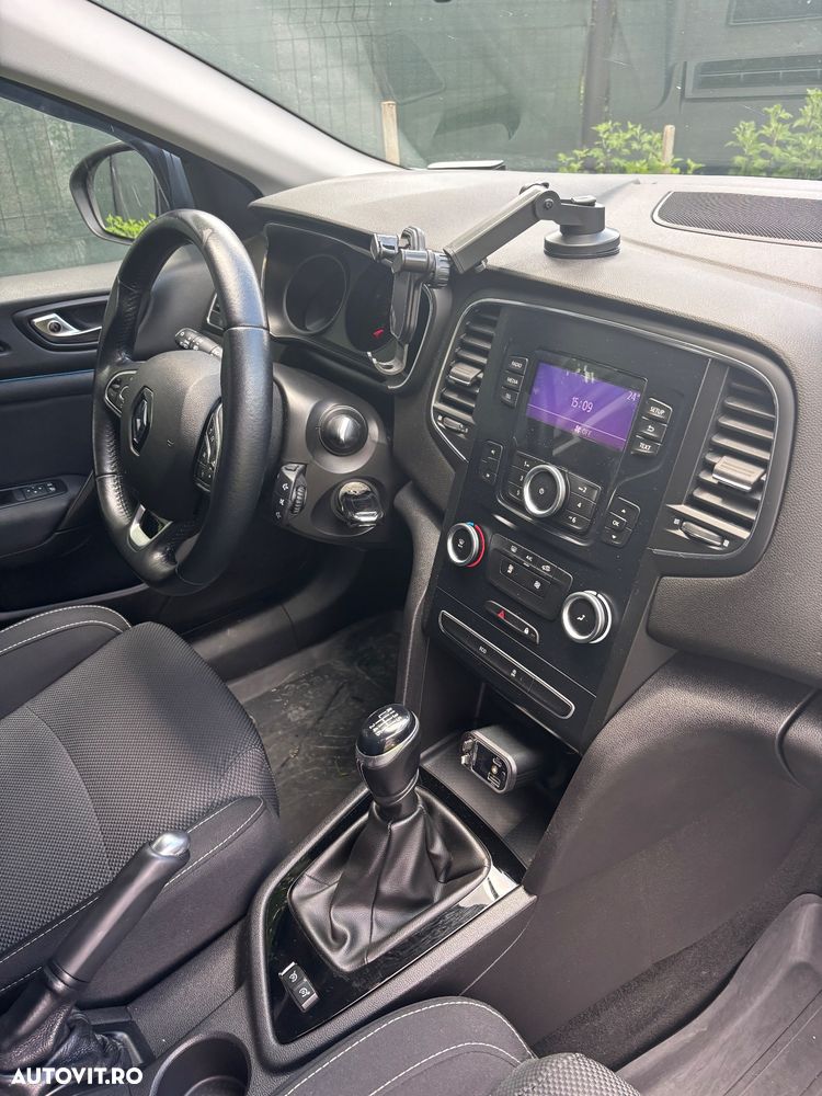 Renault Megane TCE 140 GPF Intens - 10