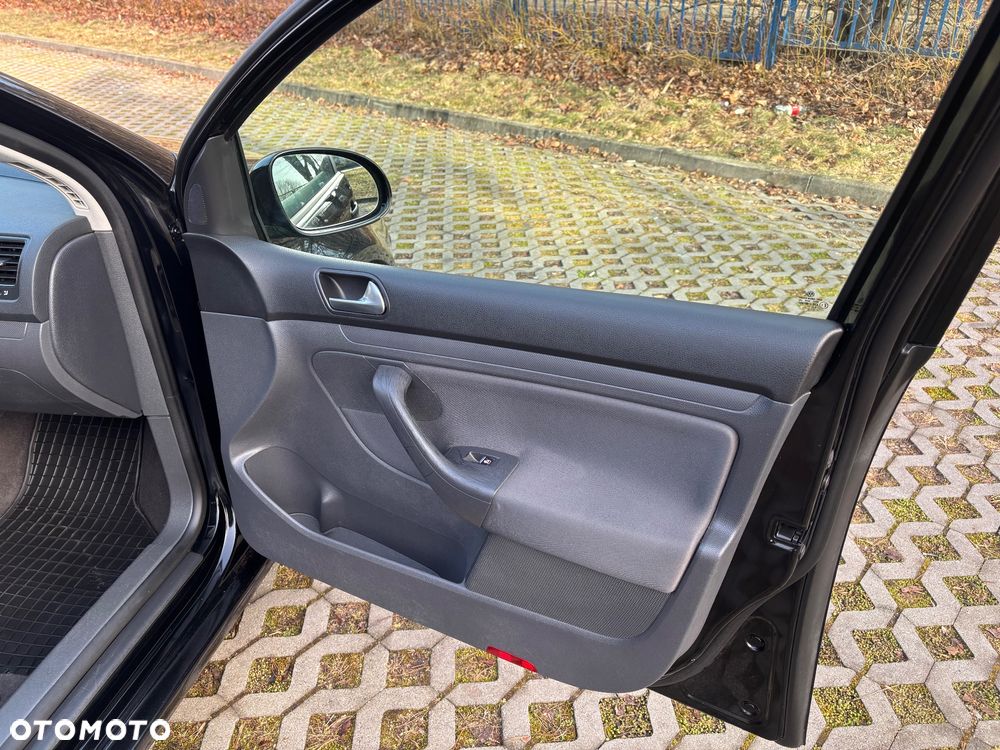 Volkswagen Golf - 25