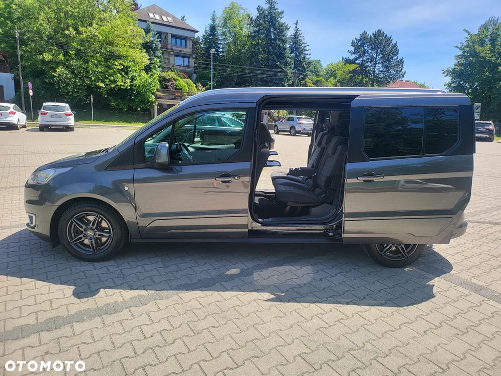 Ford Tourneo Connect Grand - 33