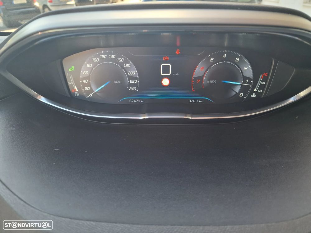 Peugeot 3008 PureTech 130 Stop & Start GPF Allure - 19