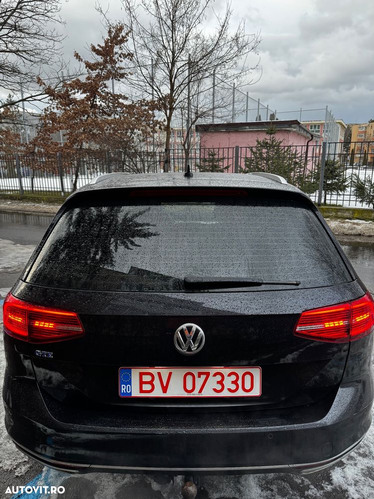 Volkswagen Passat - 4