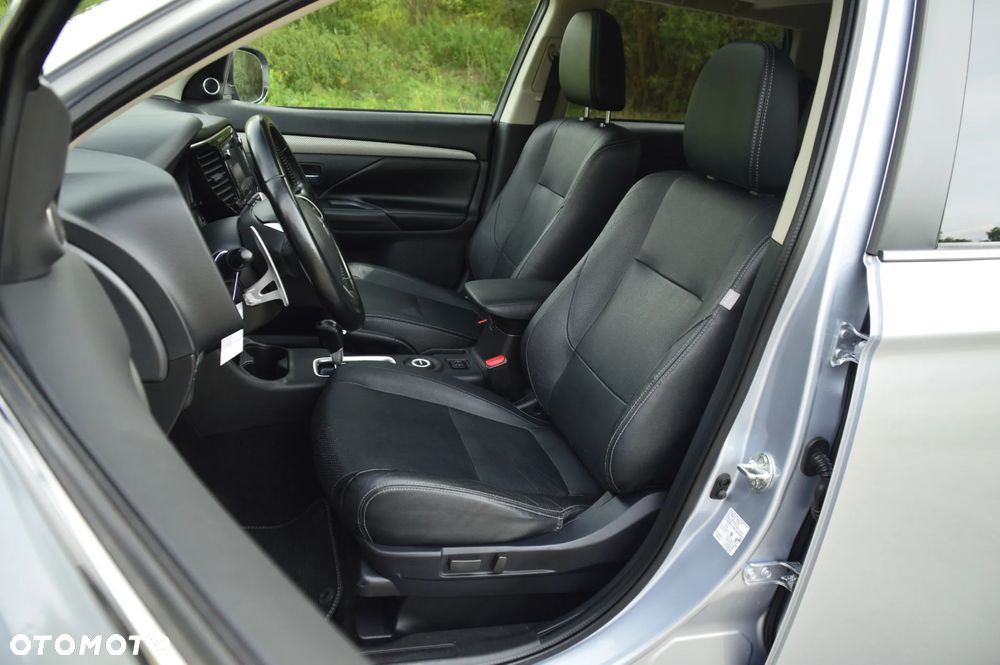 Mitsubishi Outlander 2.0 Intense + Navi 4WD CVT - 7