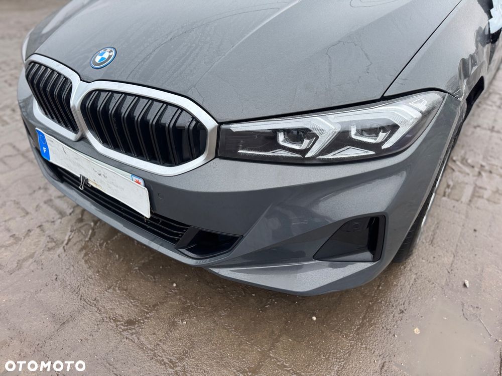BMW Seria 3 320e PHEV sport - 13
