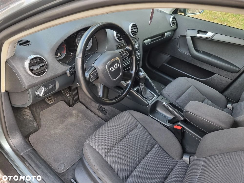 Audi A3 Sportback 2.0 TDI DPF Ambiente - 12