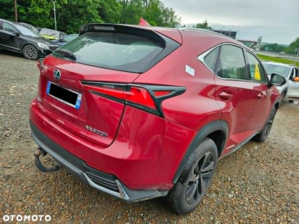 Lexus NX 300h Business Edition - 4