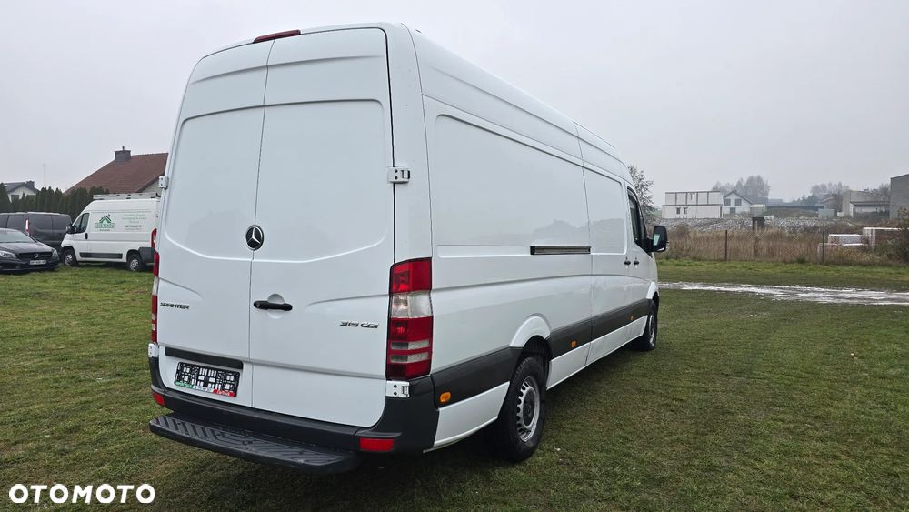 Mercedes-Benz Sprinter - 4