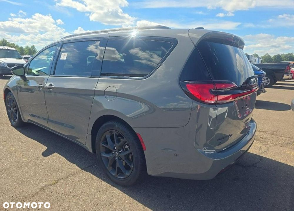 Chrysler Pacifica 2025 photo 5