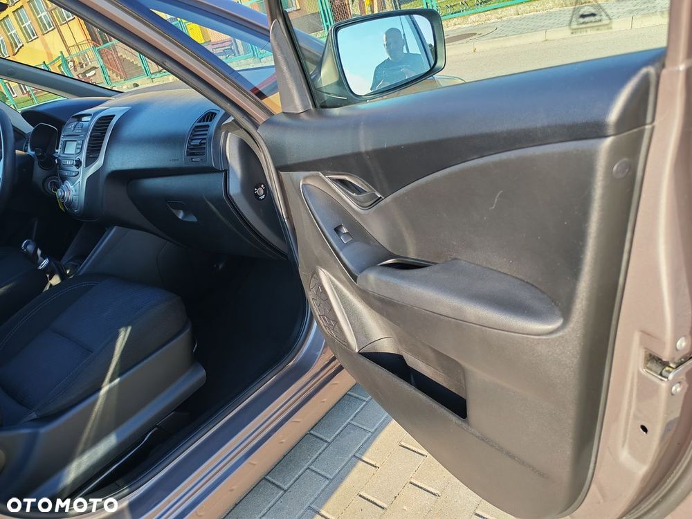 Hyundai ix20 1.4 blue Comfort - 19
