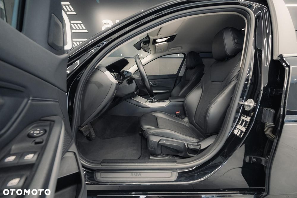 BMW Seria 3 330i Advantage - 14