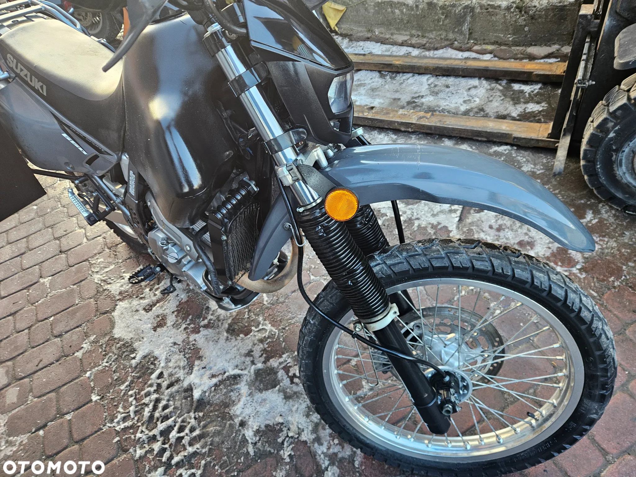Suzuki DR - 19