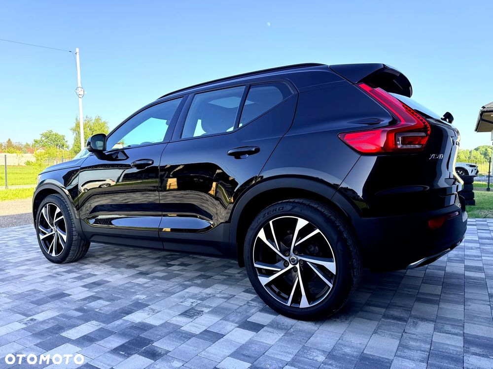 Volvo XC 40 D4 AWD Geartronic R-Design - 32
