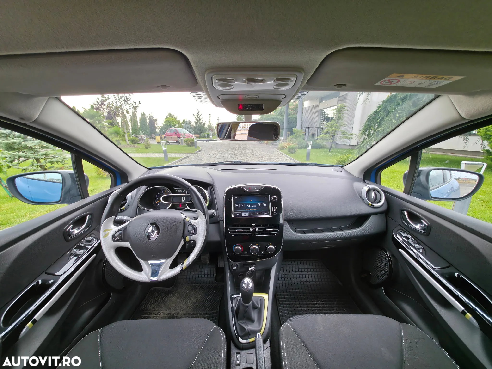 Renault Clio 1.2 16V 75 LIMITED - 10