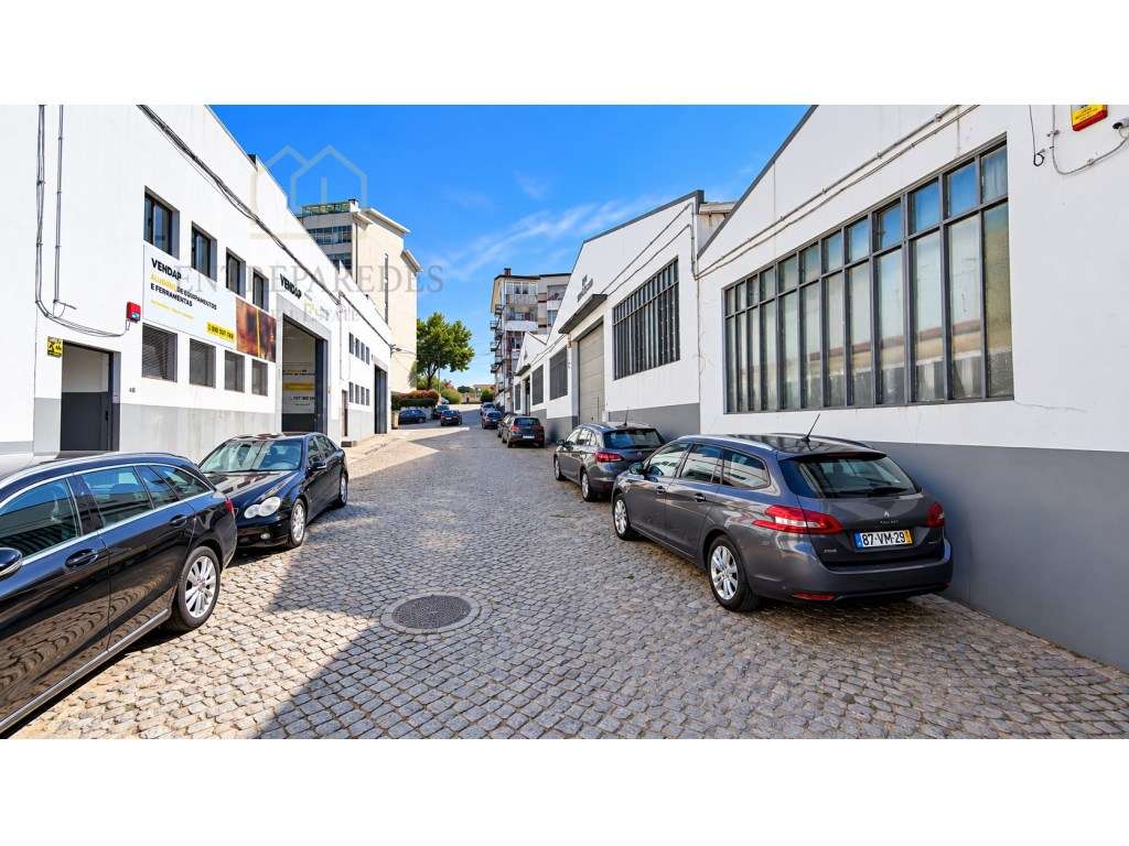 ARMAZÉM 647 m² | RIO TINTO | ENTRADA PARA CAMIÕES | PÉ-DIREITO 5,5 ... - Grande imagem: 5/5