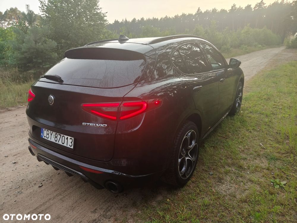 Alfa Romeo Stelvio 2.0 Turbo 16V AT8-Q4 Veloce Ti - 7