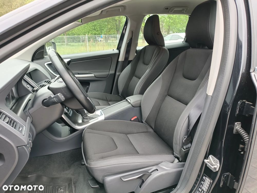 Volvo XC 60 D4 AWD Momentum - 10