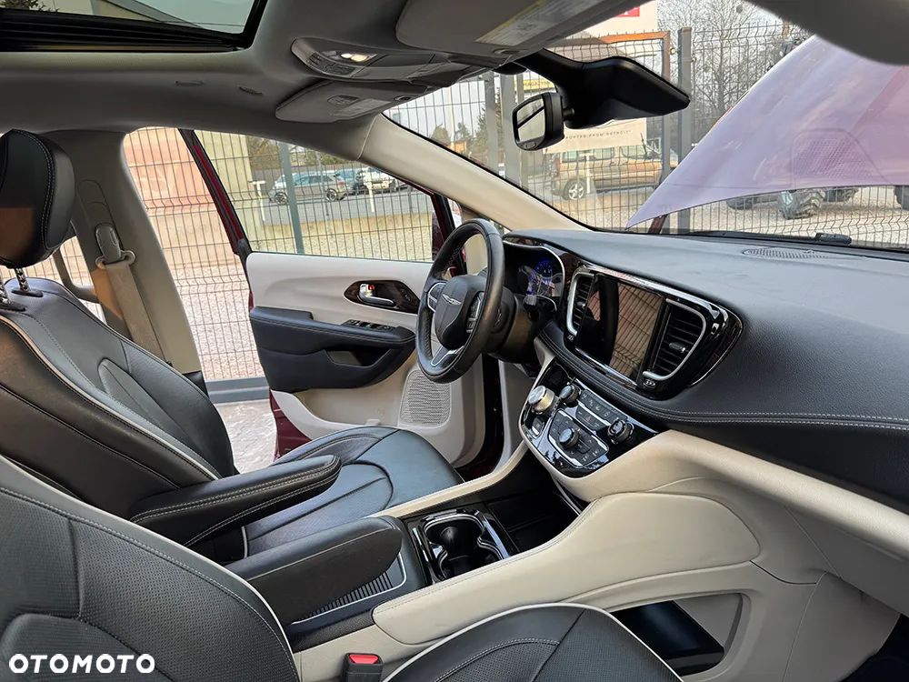 Chrysler Pacifica - 10