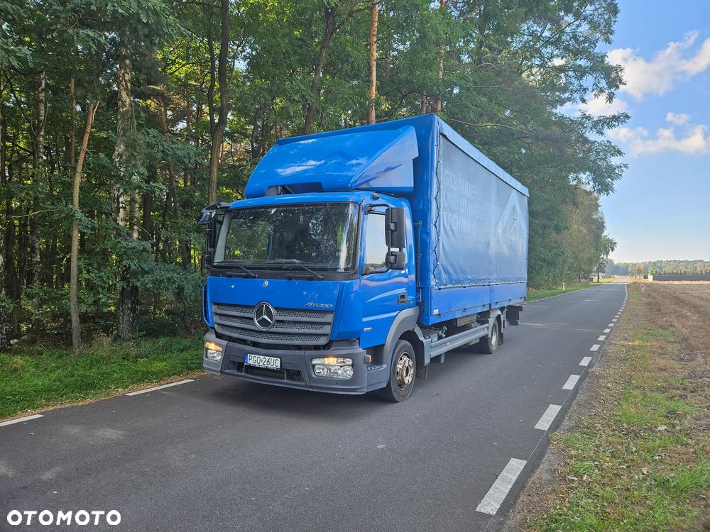 Mercedes-Benz 818 - 1
