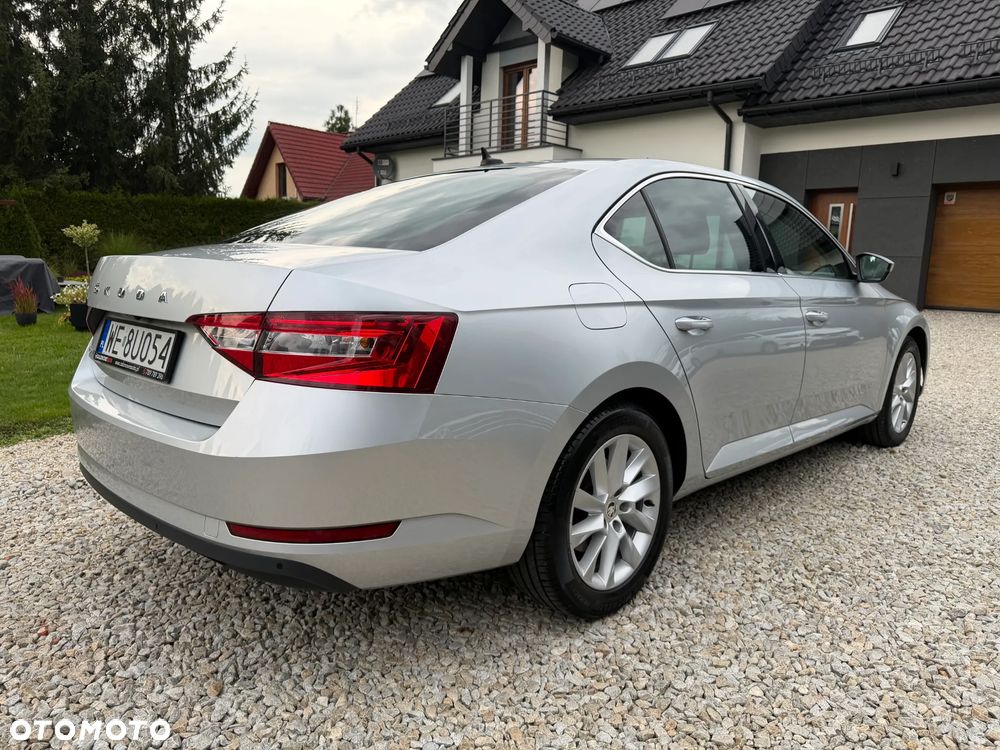 Skoda Superb 2.0 TDI SCR Ambition - 3