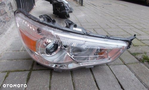 MITSUBISHI ASX 10- PRAWA PRZEDNIA LAMPA ORYGINAŁ EUROPA - 1