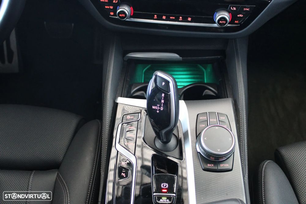 BMW 530 e Pack M - 22