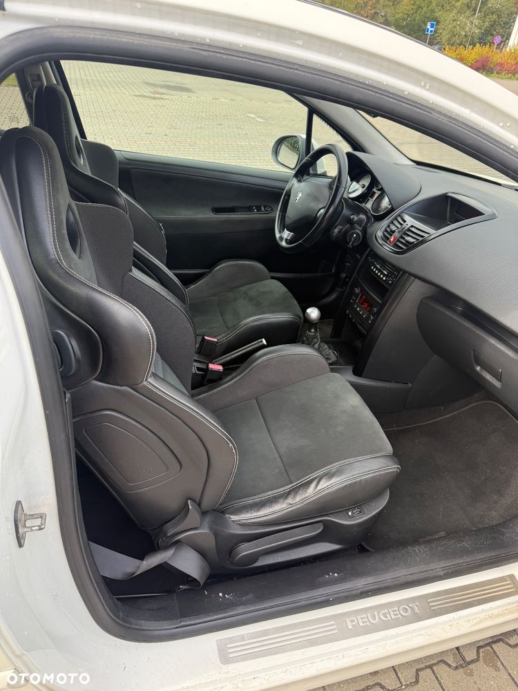 Peugeot 207 1.6 Turbo Sport - 8