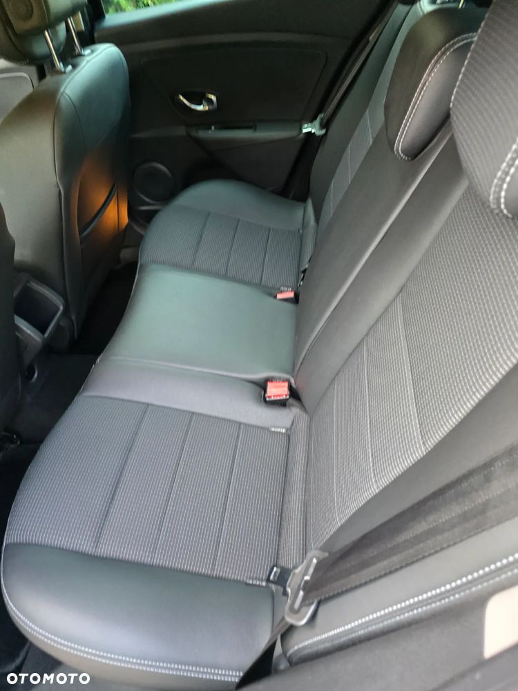 Renault Megane 1.6 16V 110 LIMITED - 11