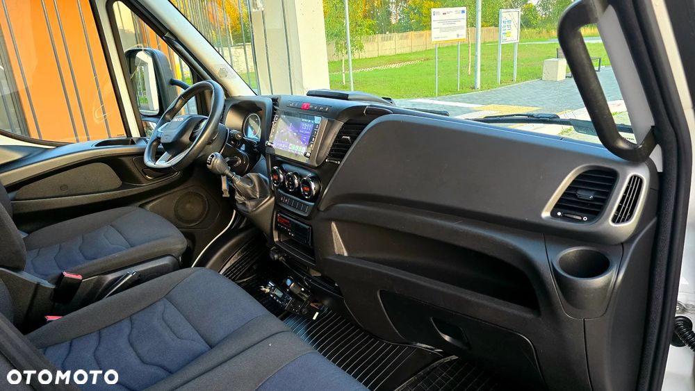 Iveco DAILY 72C18 ❗️BURTO-FIRANKA 15 PALET / DACH ZSUWANY / MAŁY PRZEBIEG / WINDA DHOLLANDIA 1000KG SLIDER / ZABUDOWA JEGGER / KABINA SYPIALNIANA / PODUSZKI PNEUMATYCZNE / XENON / FUL LED / NAVI + KAMERA COFANIA / DRZWI Z TYŁU / WEBASTO / SERWIS ASO / SALON POLSKA / NIESTPOTYKANY STAN ❗️❗️ - 39