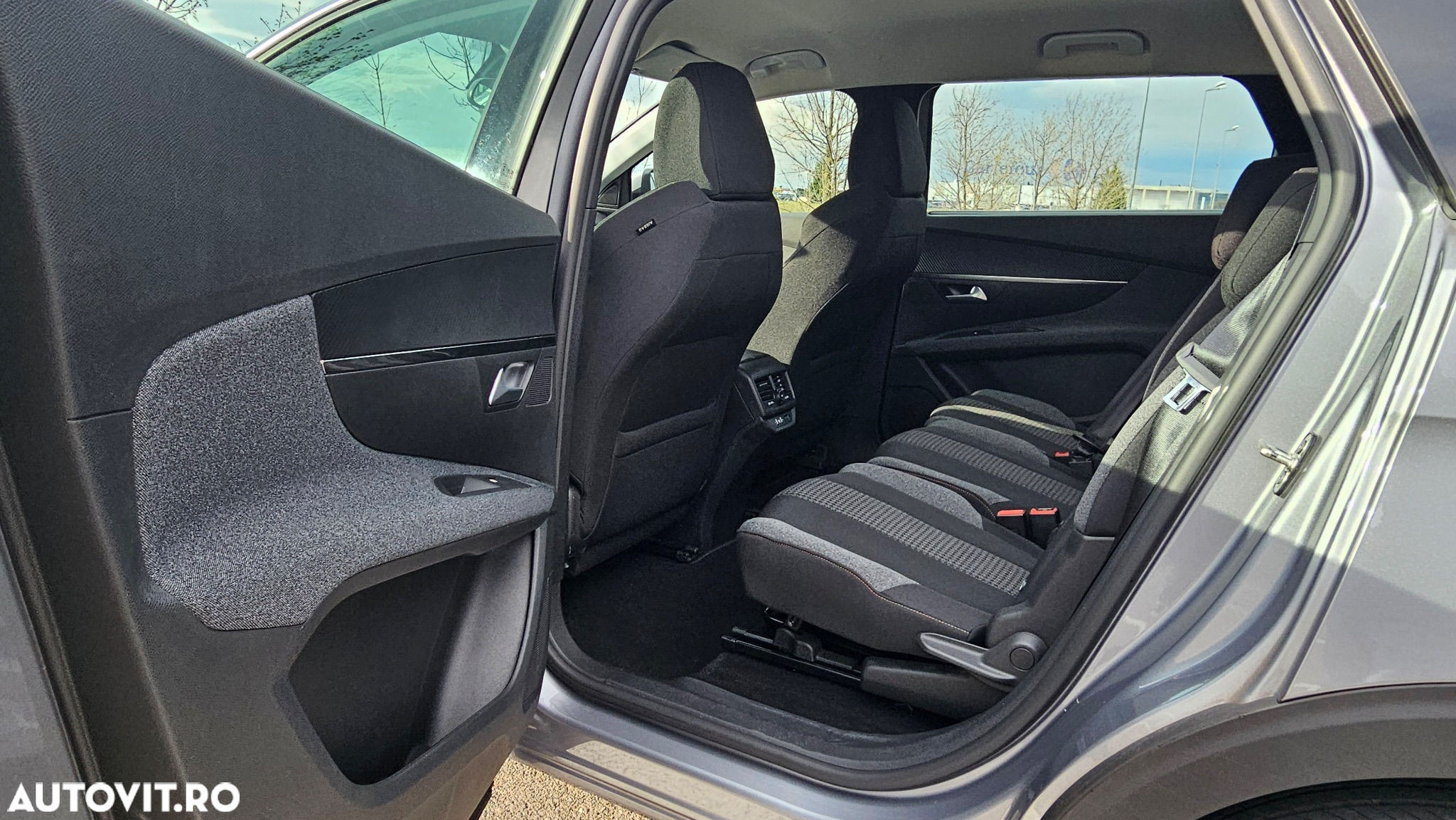 Peugeot 5008 PureTech 130 EAT8 Stop & Start Allure - 8