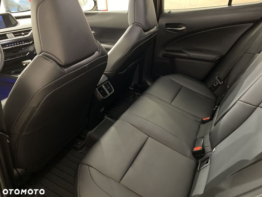 Lexus UX - 13