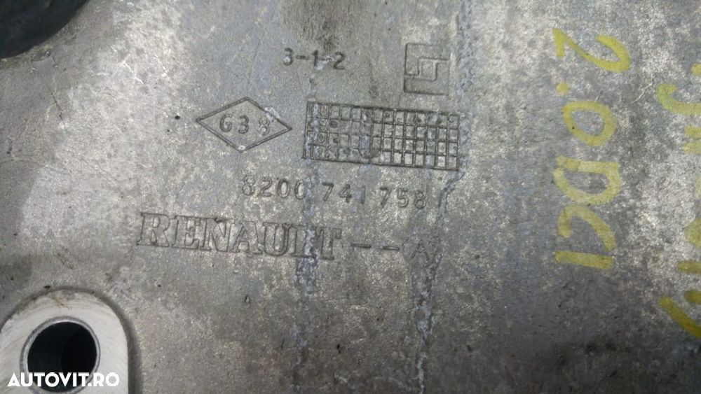 suport accesorii 2.0 dci m9r renault megane 3 scenic 3 laguna 3 8200741758 - 2