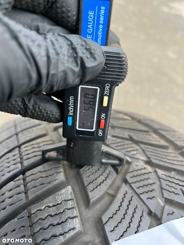 [WJ371] 2x R17 235/60 Goodyear Ultragrip 235/60/17 21r 5,5mm - 3