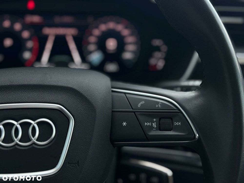 Audi Q3 - 18