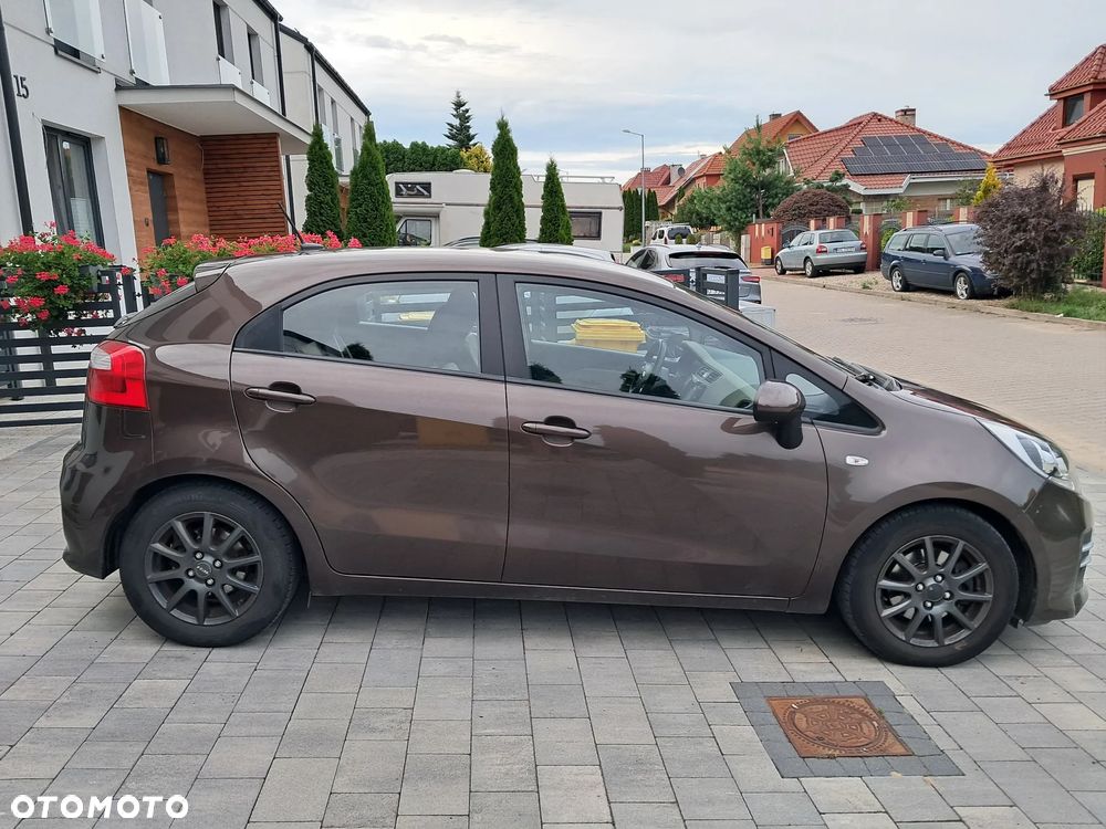 Kia Rio 1.4 L - 3