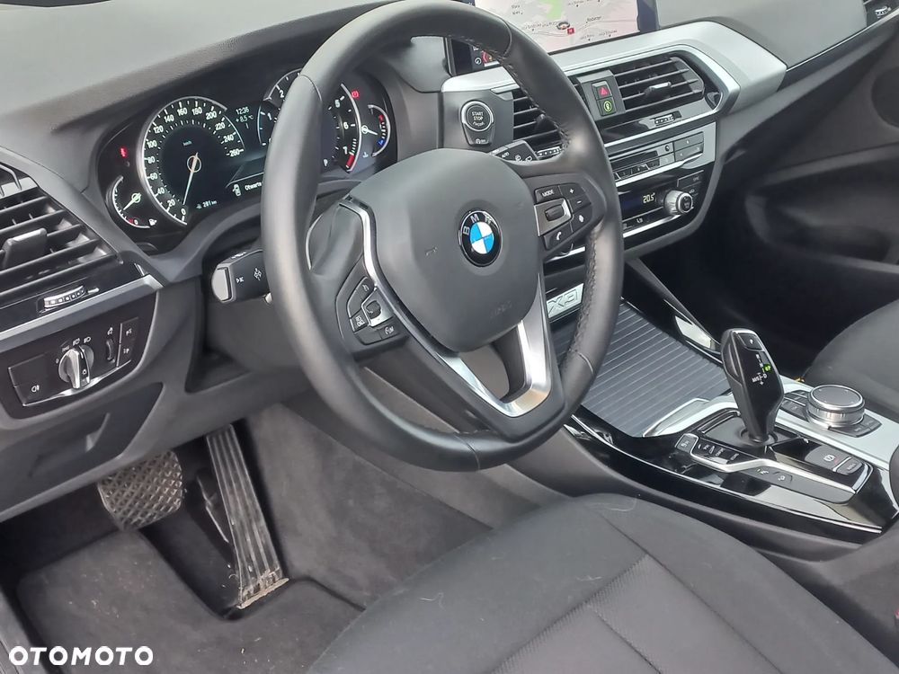BMW X3 xDrive20i - 11