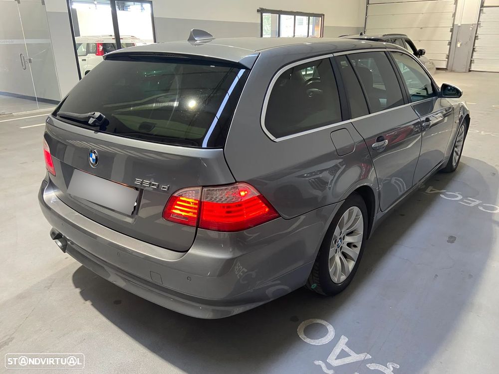 BMW 520 dA Executive - 3