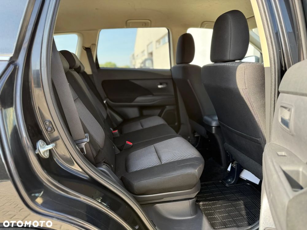 Mitsubishi Outlander 2.2 DI-D 4WD Intense - 17