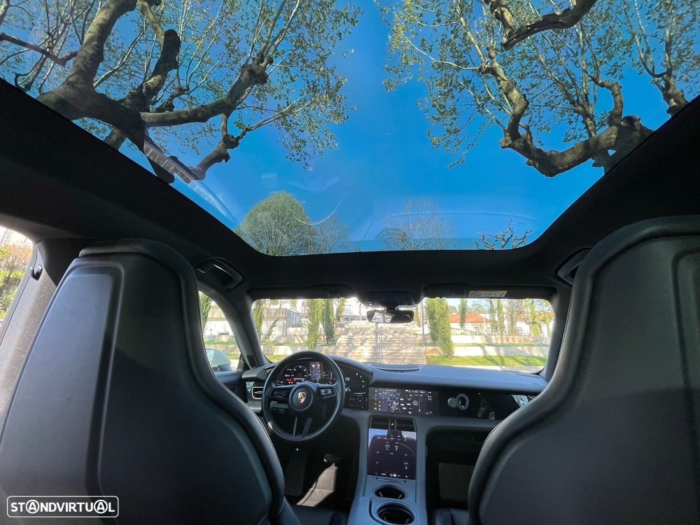 Porsche Taycan 4 - 7