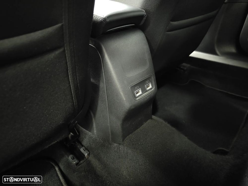 Peugeot 2008 1.2 PureTech Allure - 38