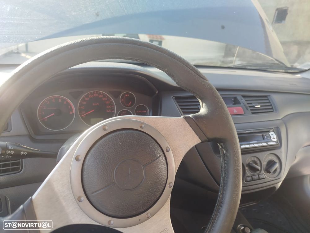 Mitsubishi Lancer SW 1.6 Intense GPL - 4