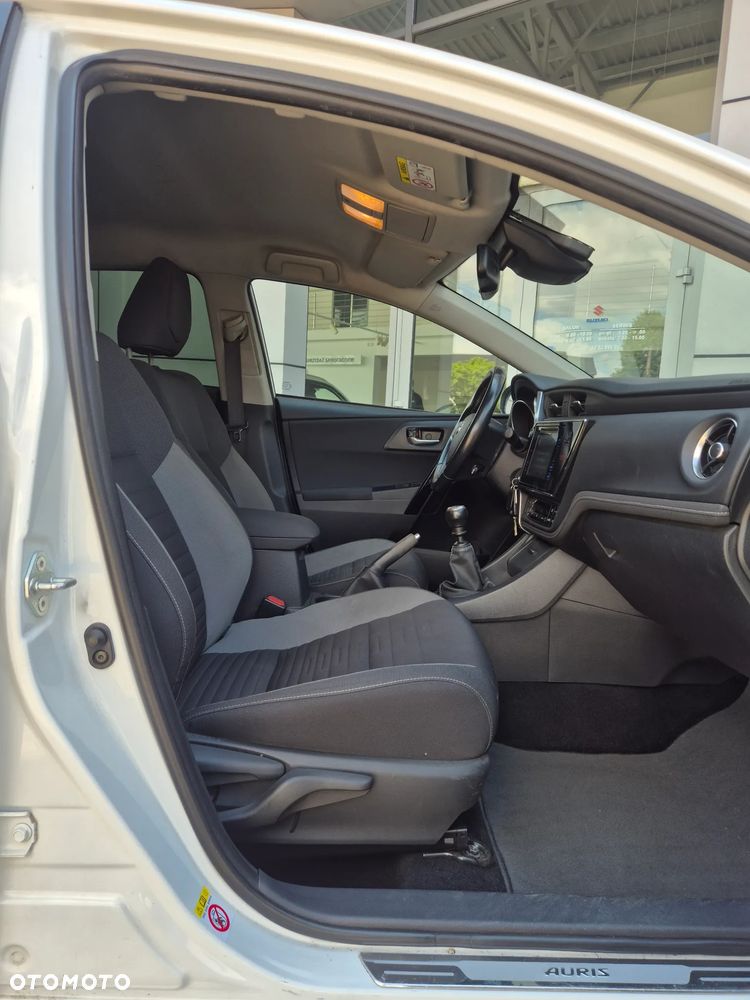 Toyota Auris 1.6 Premium - 13