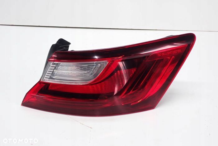 RENAULT MEGANE IV SEDAN EDGE LIGHT DESIGN lampa prawa tylna tył