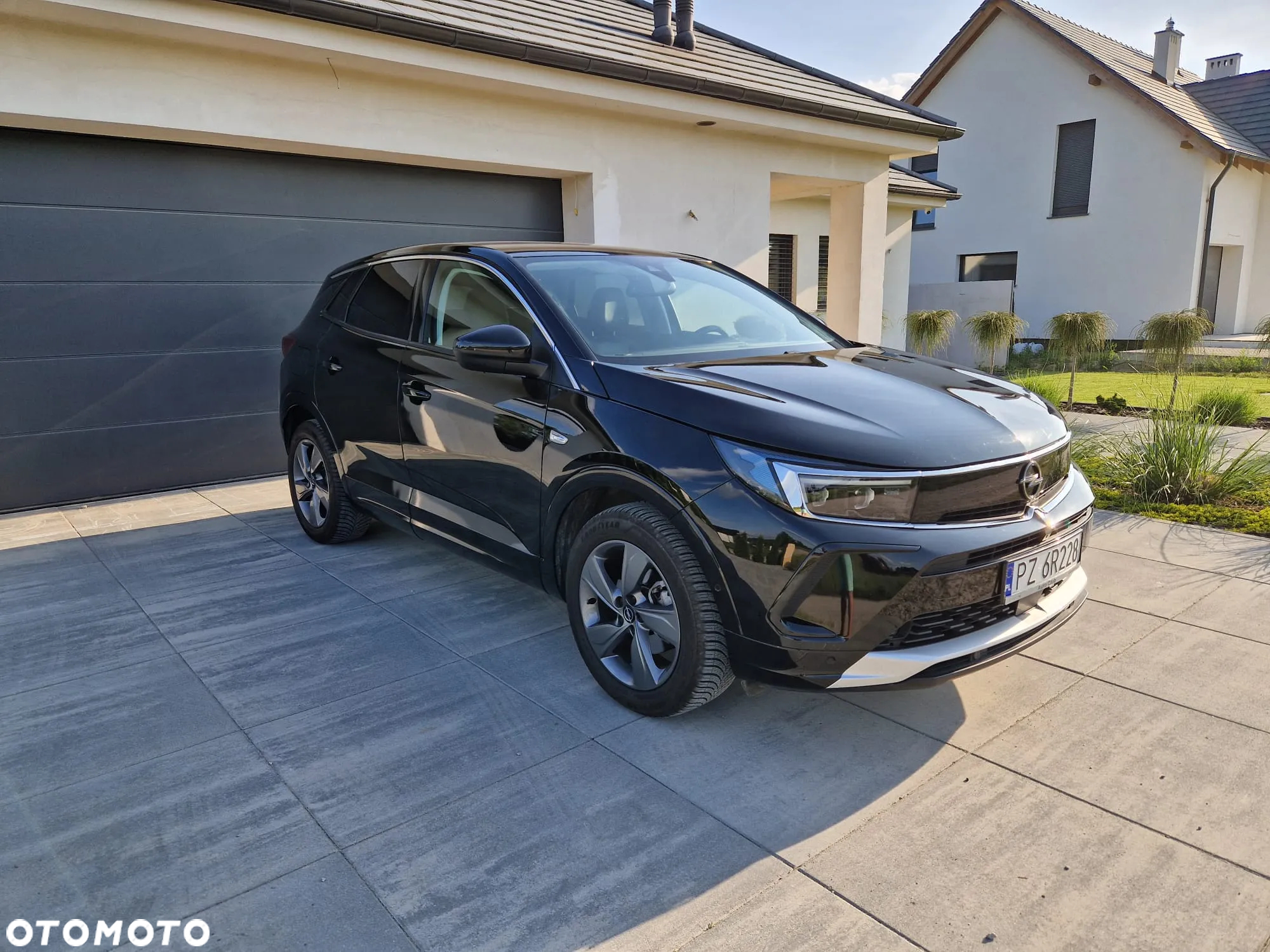 Opel Grandland 1.2 T Business Edition S&S - 4